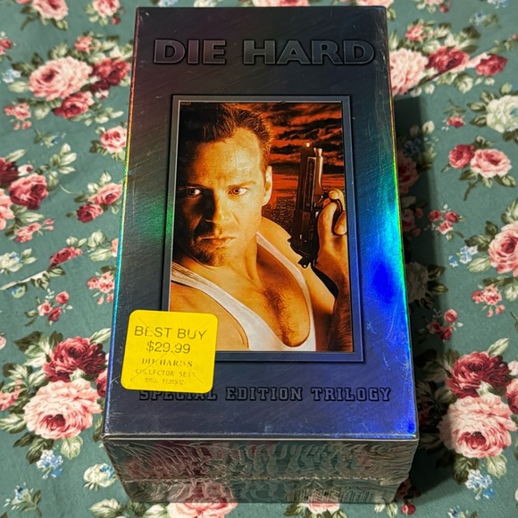 📼 DIE HARD _ SPECIAL EDITION TRILOGY Sealed, unopened VHS tapes. Movies 🍿 💫 - Picture 1 of 7